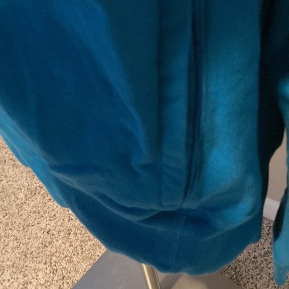 Under Armour Women’s Large - Picture 2 of 4